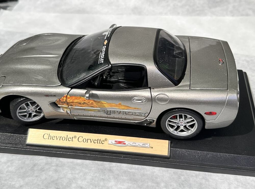 A47 2001 Chevrolet Corvette Z06 Quicksilver/Black Maisto Preowned